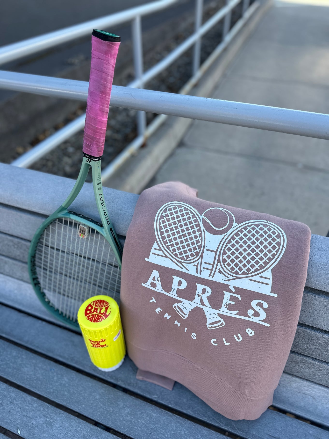 APRÈS TENNIS CLUB LOGO CREWNECK - Limited Edition